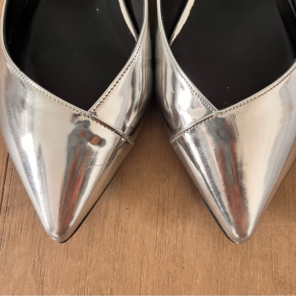 Isabel Marant Silver Metallic Pointed Flats - Picture 2 of 10